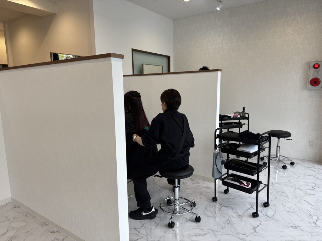 ALIA（アリア）小豆餅店 Life with hairstyles "体験"を豊かに彩る美容室 - 全席半個室×マンツーマン施術 浜松市中央区小豆餅 アイラッシュ（待マツク・まつパー）・ネイルも展開