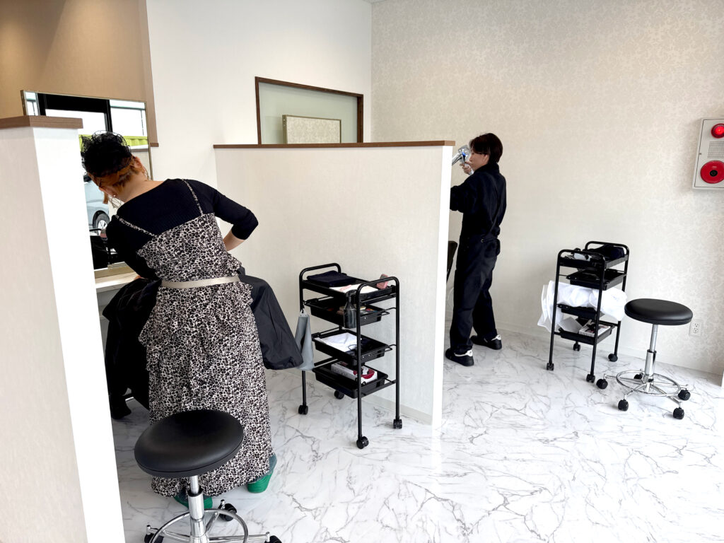 美容師求人情報 - ALIA（アリア）小豆餅店 Life with hairstyles "体験"を豊かに彩る美容室 - 全席半個室×マンツーマン施術 浜松市中央区小豆餅 アイラッシュ（待マツク・まつパー）・ネイルも展開